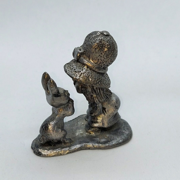 Vintage Rb pewter gnome and rabbit figurine - Picture 3 of 4